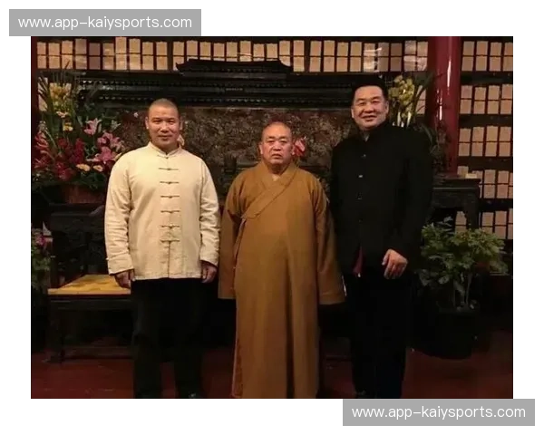 智慧与武道的巅峰对决:马库斯与释延孜,一场跨越东西方的思想碰撞 智慧与武道的巅峰对决:马库斯与释延孜,一场跨越东西方的思想碰撞